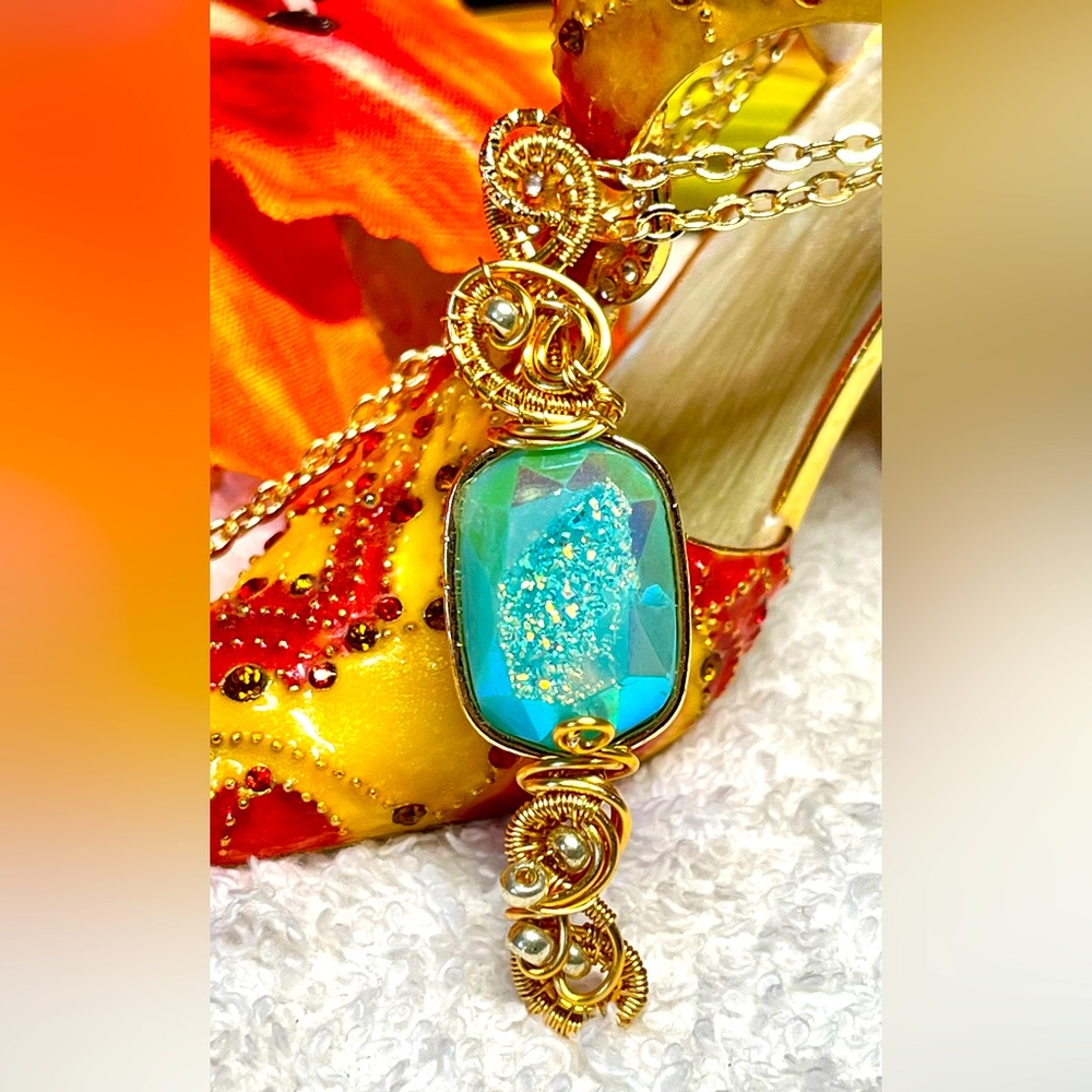 💕🍏Gorgeous mint green druzy necklace/pendant/wire wrapped